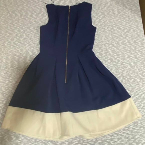 Navy blue Closet London dress with cream trim women Size 6 New with tag. SKU818 - Picture 4 of 7